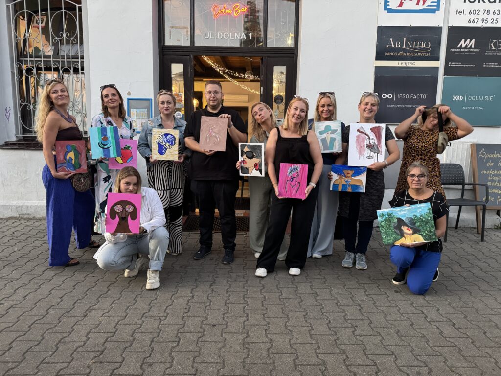 malowanie przy winie w gronie znajomych