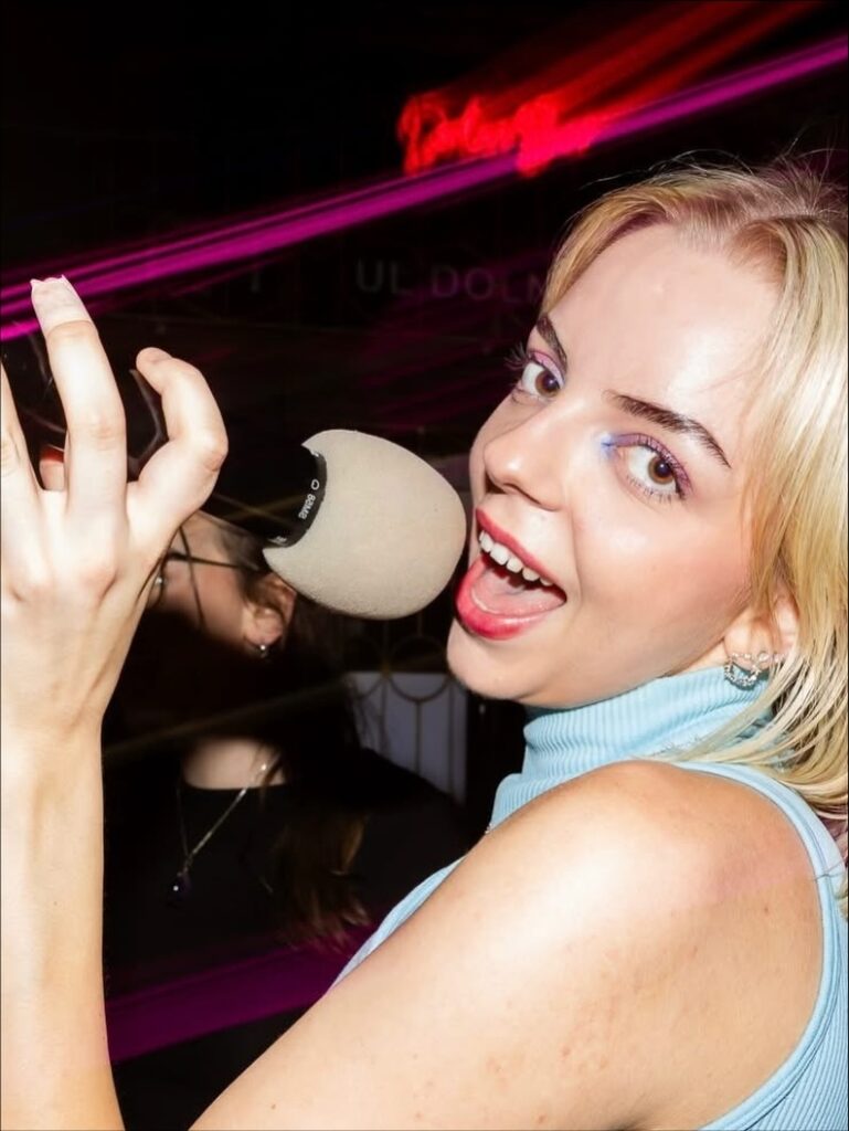 Mieszkasz w Nakle Śląskim i szukasz miejsca na karaoke ze znajomymi? Tarnowskie Góry są tuż obok – rozśpiewany wieczór na Śląsku masz na wyciągnięcie ręki.